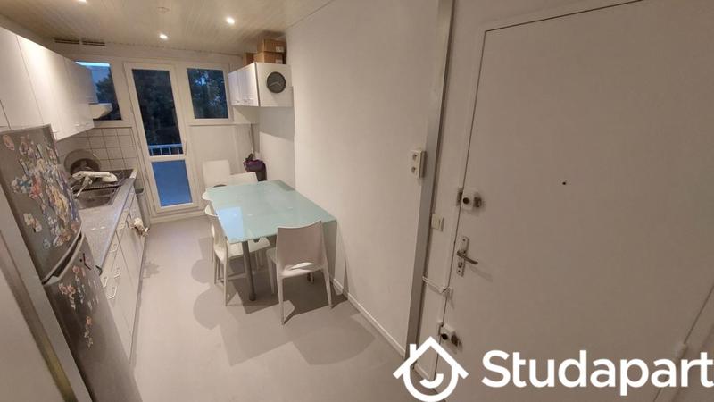 Chambre - 10 m² - 1 pièce