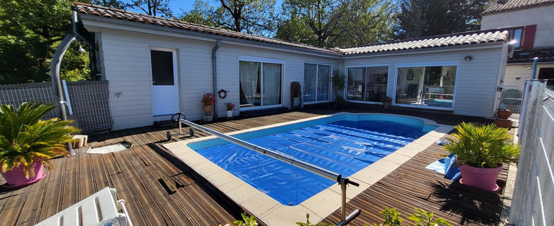 Maison - 235 m² - 11 pièces