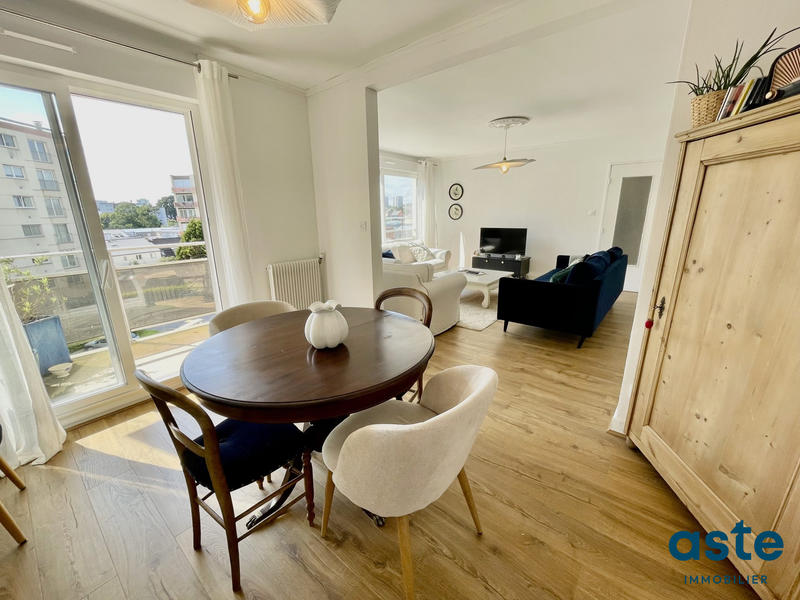 Appartement - 104 m² - 5 pièces