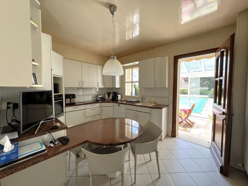 Maison - 182 m² - 7 pièces