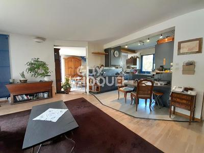 Pavillon - 217 m² - 8 pièces