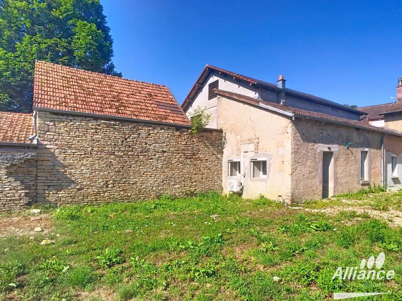 Maison de village - 400 m² - 14 pièces