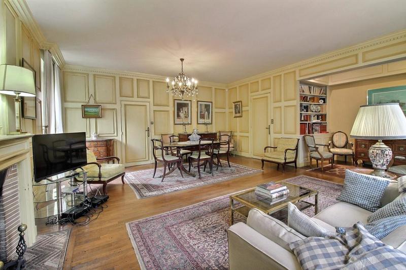 Maison - 230 m² - 7 pièces