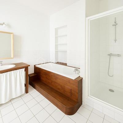 Appartement - 99 m² - 4 pièces