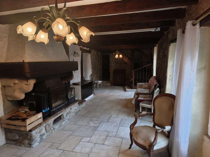 Propriété - 245 m² - 22 pièces