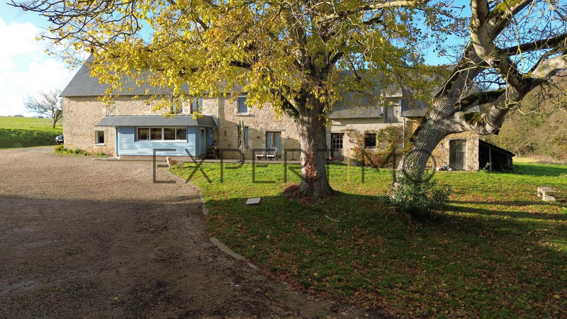 Maison - 230 m² - 9 pièces