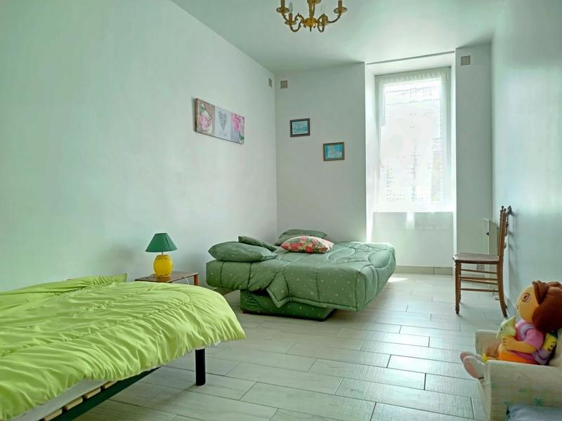 Maison - 222 m² - 8 pièces