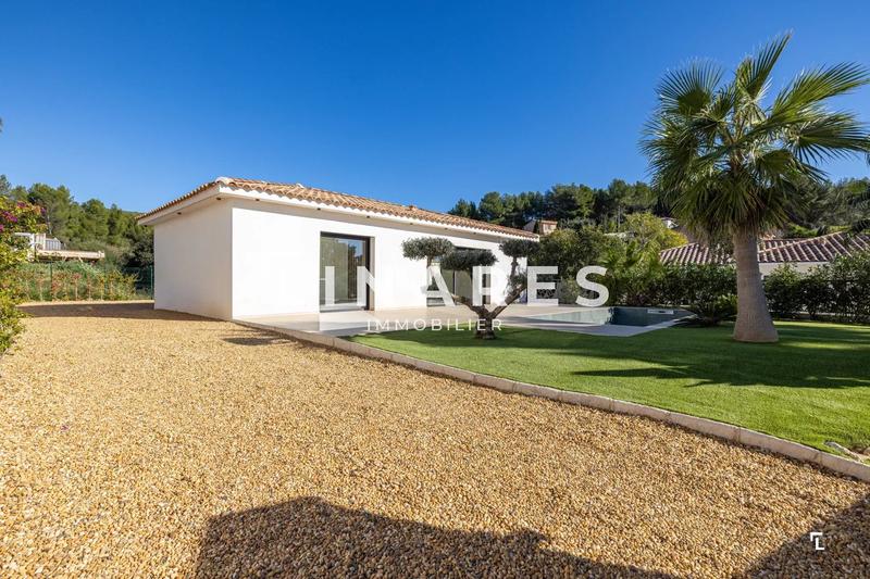 Maison - 234 m² - 7 pièces