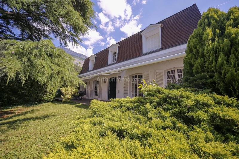 Maison - 189 m² - 7 pièces