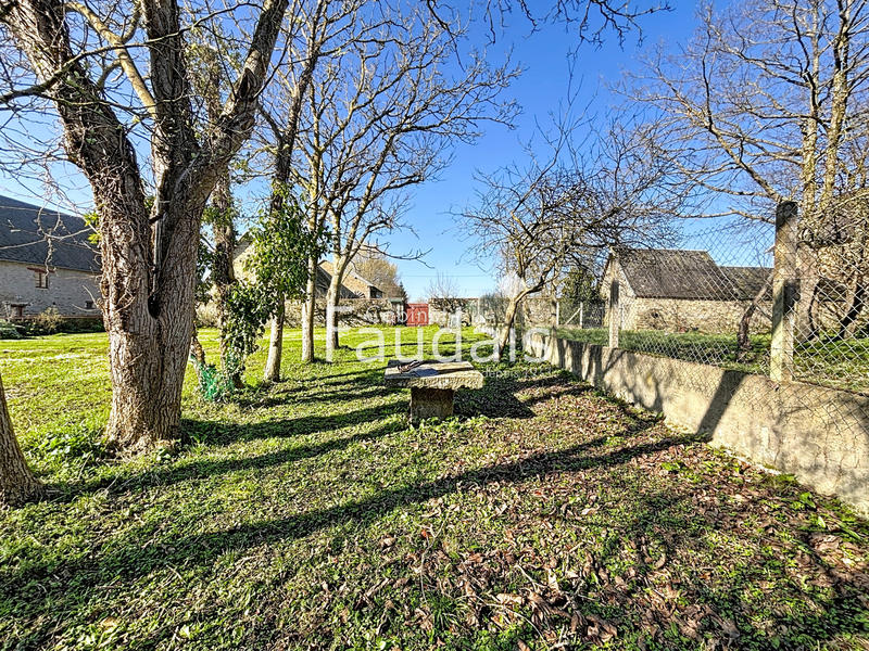 Maison - 426 m² - 2 pièces