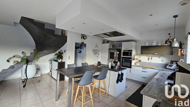 Maison - 176 m² - 7 pièces