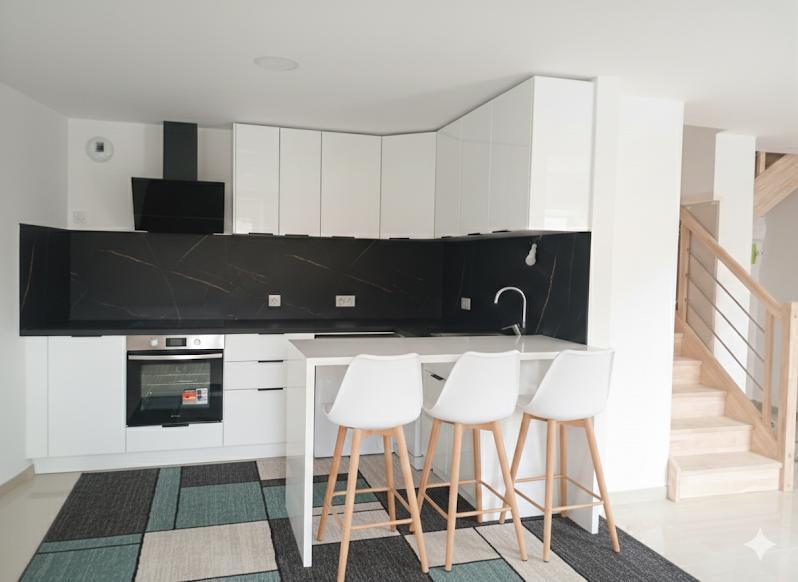 Maison - 95 m² - 4 pièces