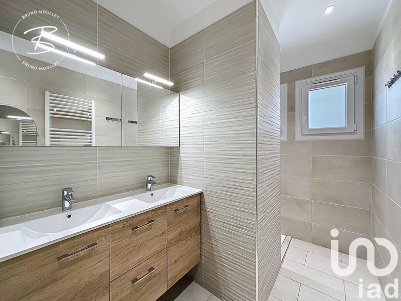 Maison - 180 m² - 9 pièces