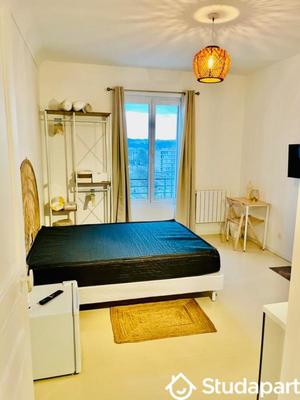 Chambre - 13 m² - 1 pièce