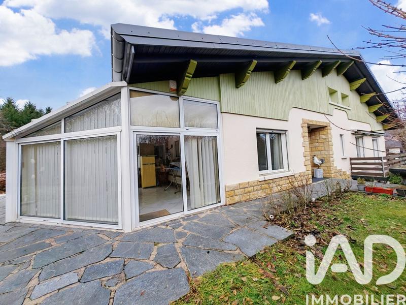 Maison - 318 m² - 8 pièces