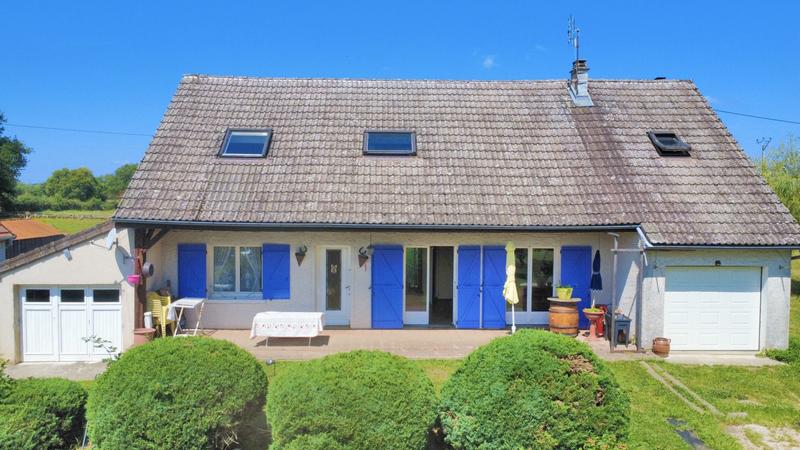 Maison traditionnelle - 131 m² - 5 pièces