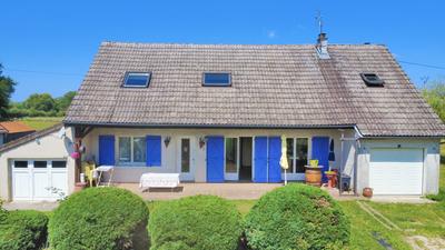 Maison traditionnelle - 131 m² - 5 pièces