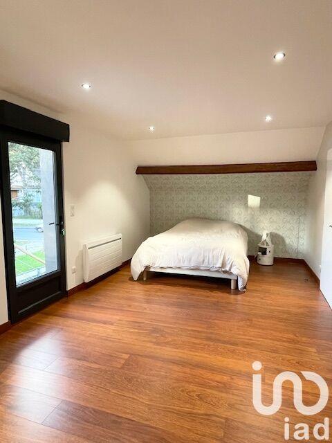 Maison - 212 m² - 8 pièces