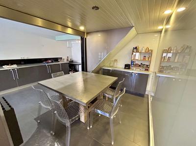 Maison traditionnelle - 160 m² - 6 pièces