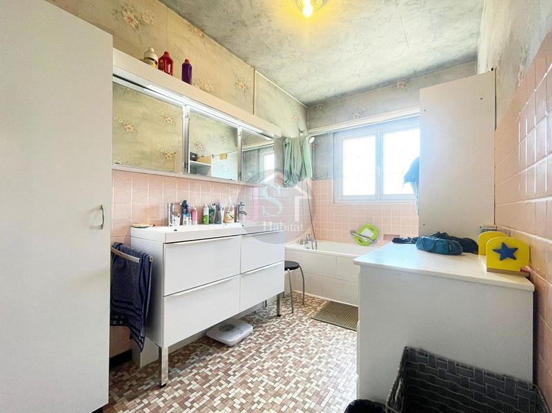 Maison - 105 m² - 4 pièces