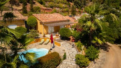 Mas - 240 m² - 6 pièces