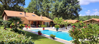 Maison - 181 m² - 8 pièces