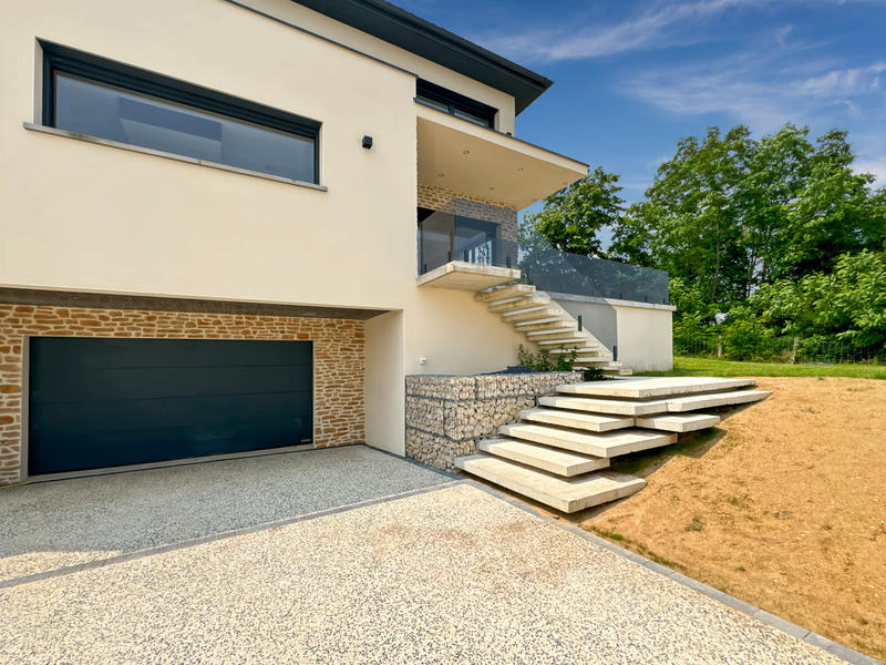 Maison - 180 m² - 6 pièces