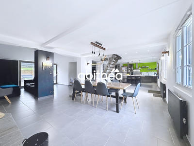 Maison - 135 m² - 7 pièces