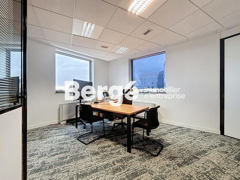 Bureau - 251 m²