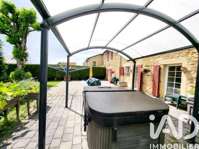 Maison - 220 m² - 7 pièces