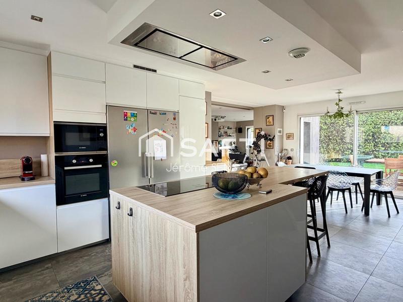 Maison - 178 m² - 6 pièces