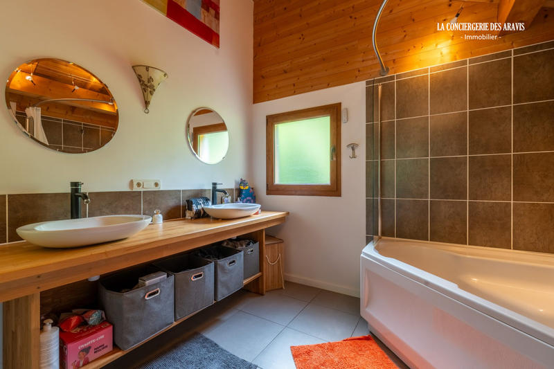 Maison contemporaine - 209 m² - 6 pièces