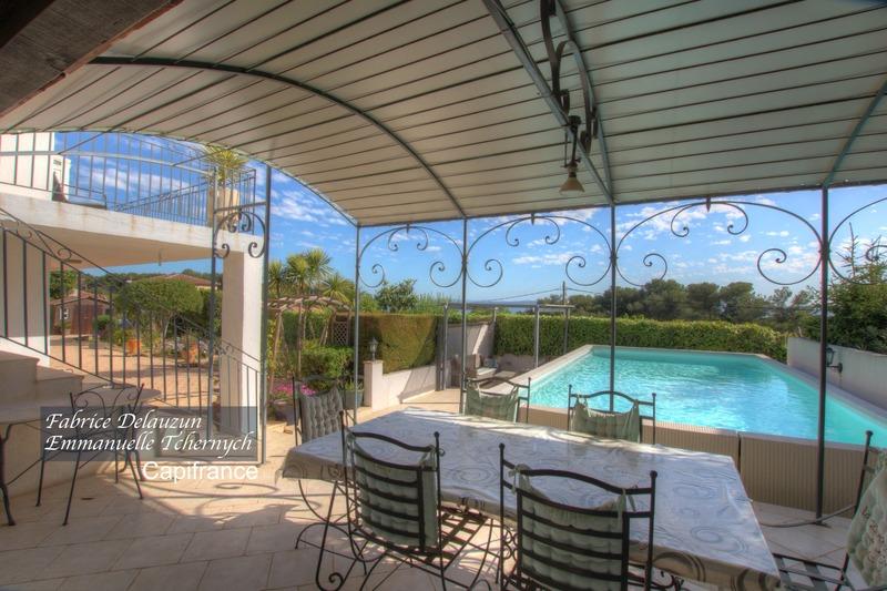 Villa - 230 m² - 8 pièces