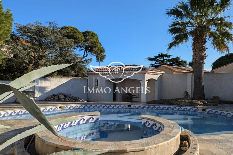 Villa - 244 m² - 6 pièces