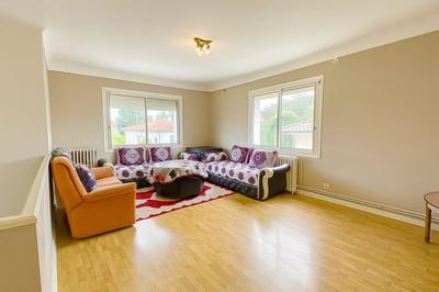 Maison - 161 m² - 9 pièces