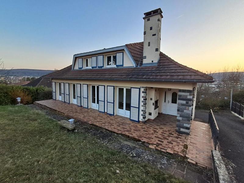 Maison - 132 m² - 8 pièces