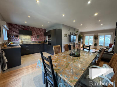 Maison - 90 m² - 5 pièces