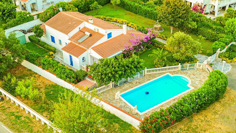 Maison - 158 m² - 6 pièces