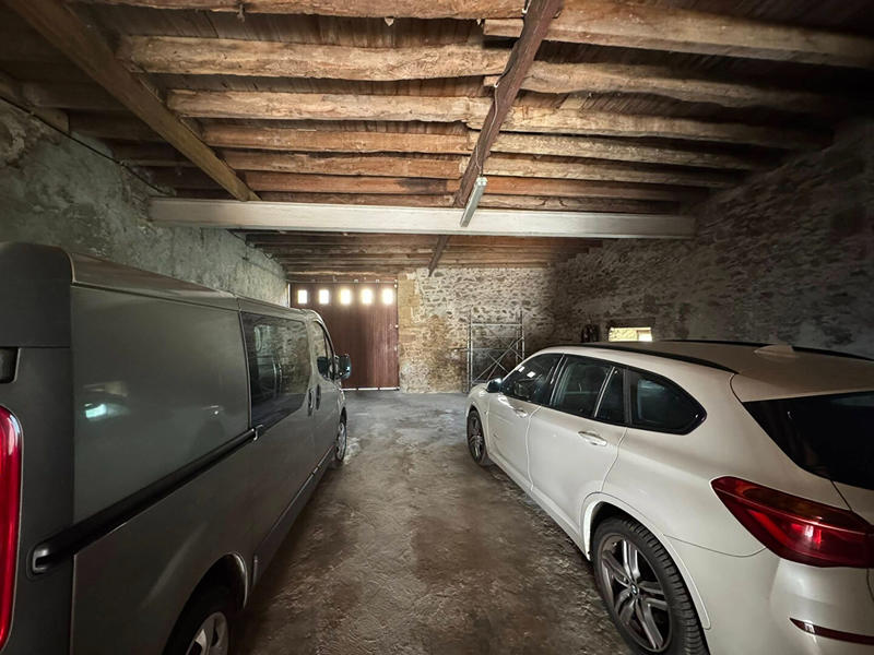 Maison - 283 m² - 11 pièces