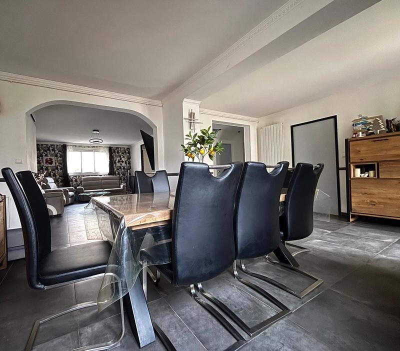 Maison - 163 m² - 7 pièces