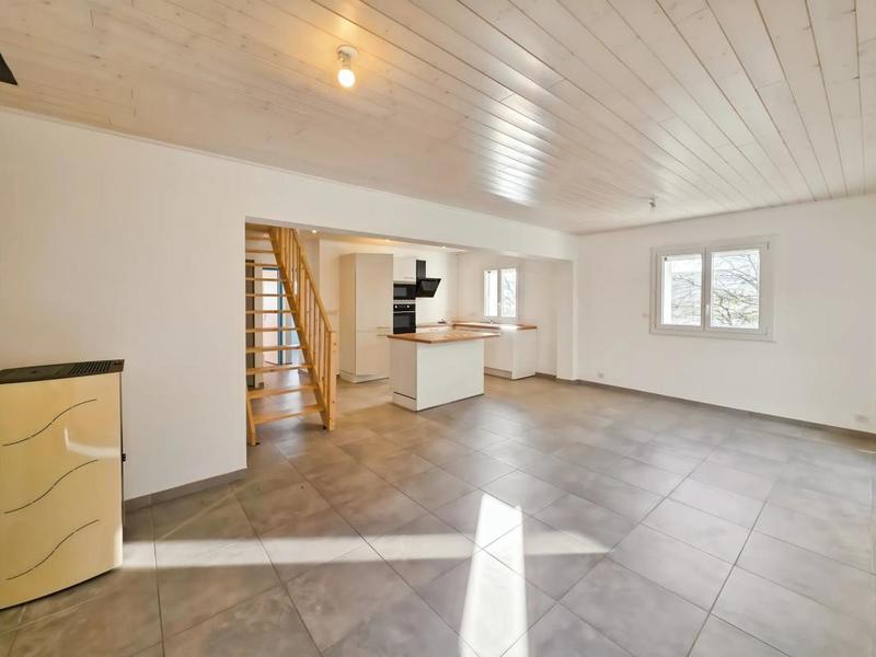 Maison - 152 m² - 8 pièces