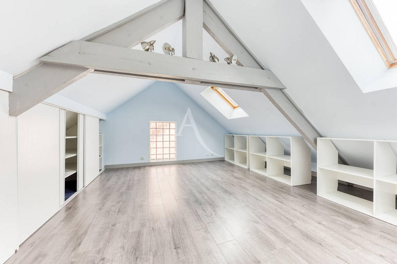 Maison - 92 m² - 5 pièces