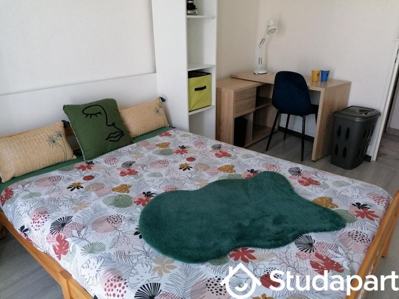 Chambre - 11 m² - 1 pièce