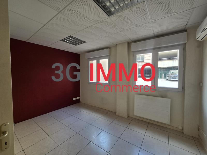 Local commercial - 93 m² - 5 pièces