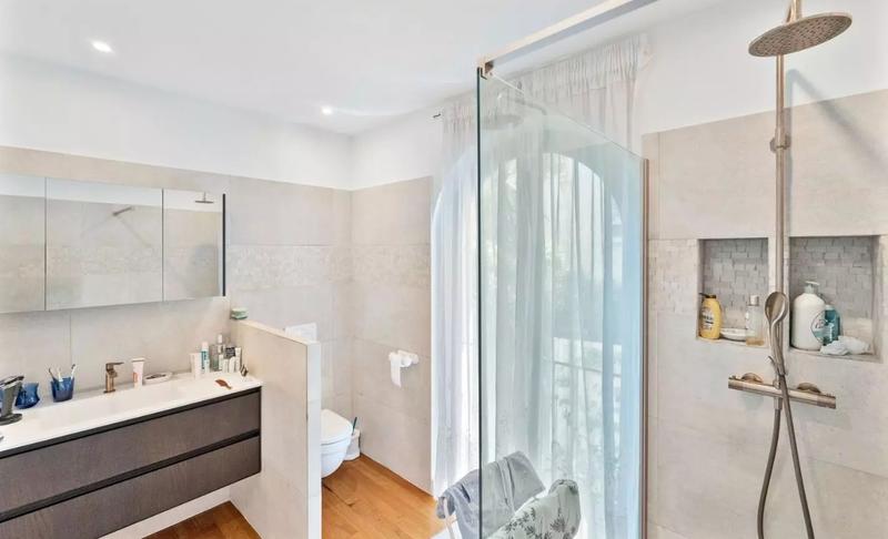 Villa - 240 m² - 6 pièces