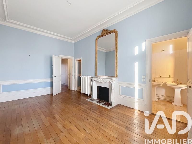 Appartement - 206 m² - 7 pièces