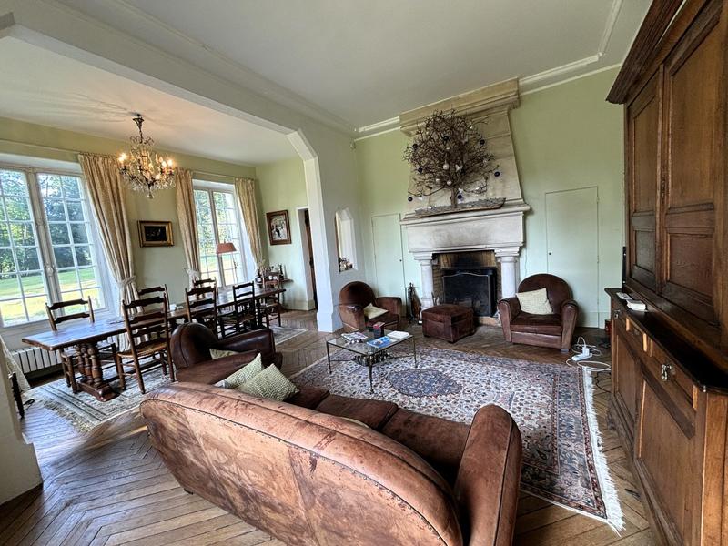 Maison de maîtres - 330 m² - 11 pièces