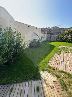 Maison - 224 m² - 13 pièces