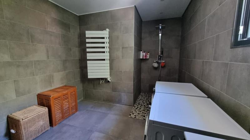 Maison - 239 m² - 4 pièces