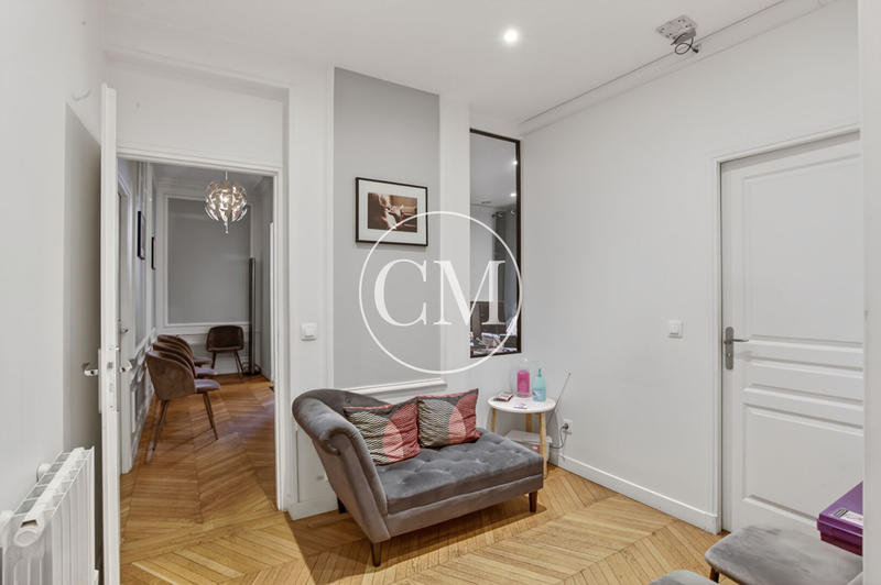 Bureau - 82 m² - 5 pièces